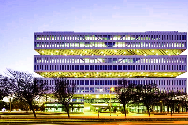 建筑中智能樓宇自控系統的優勢！(圖1)